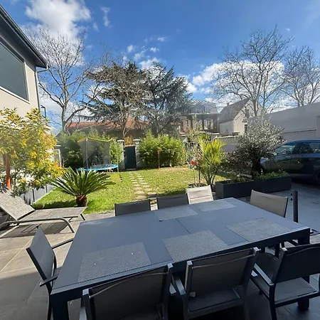 Maison Neuve Style Industrielle Avec Jardin *
